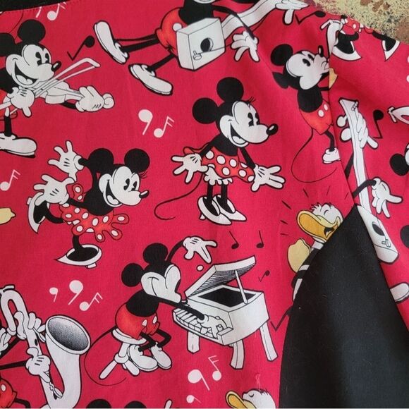 Disney Vintage  Mickey, Minnie & Donald Musical 3 Pocket Nurse Scrub Top 3XL - Picture 13 of 16